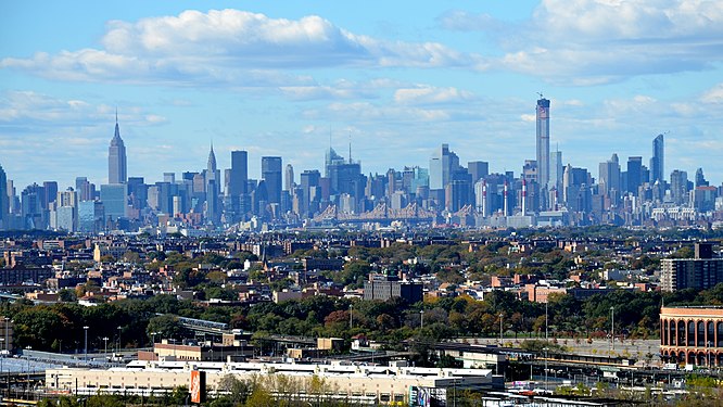 Vistas de Manhattan y Queens desde el barrio Flushing.