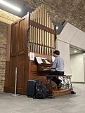 Henry, the London Bridge station pipe organ