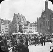 Hauptmarkt mit Frauenkirche, 1906