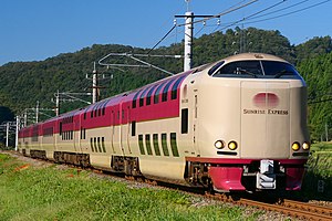 285系電車による「サンライズ出雲」 （2022年10月 黒坂駅 - 根雨駅間）