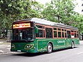 成運汽車自行研發三門低底盤電動巴士行駛於國光客運嘉義市公車中山幹線，為國產電巴達成一個新里程碑