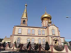 Cathédrale Saint-Nicolas : consacrée en 1991, elle abrite les reliques de saint Ignace de Marioupol (1715-1786)