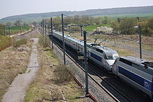Un TGV Paris - Strasbourg quitte le raccordement de Baudrecourt.