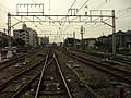 高架化前の稲城長沼駅より立川方面を望む（2005年6月）
