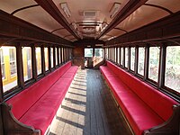 （参考）一畑電気鉄道デハニ52（旧クハ3形クハ4：1928年製）車内。電7形・附3形と同様に天井が段差のあるモニター屋根となっている。