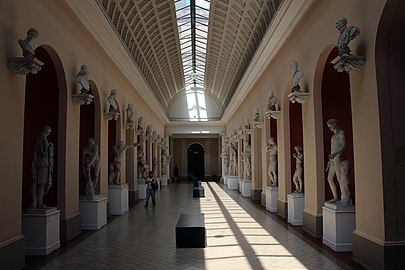 Galerie de sculptures.