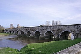 The Aubaud bridge spanning the Sélune