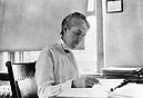 Henrietta Swan Leavitt travaillant à son bureau de l'Observatoire de l'université Harvard