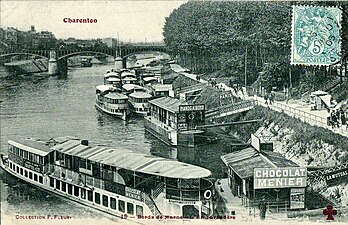 La ville fut également desservie par les navettes fluviales de la Compagnie générale des bateaux parisiens.