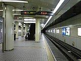 地下鉄京橋駅プラットホーム（ホームドア設置前）