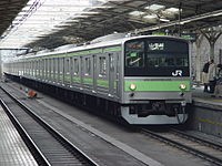 2005年まで使用されていた205系電車 （2003年2月2日 田端駅）