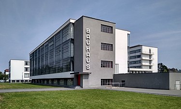 瓦爾特·格羅佩斯設計的魏玛、德绍和贝尔瑙的包豪斯建筑及其遗址（1926年）