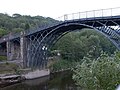 世界上第一座铸铁桥，位于英国的鐵橋，跨越塞文河