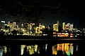 夜裡於河畔看到的京都天際線。