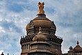 卡納塔克邦議會所在地議會大廈圓頂上的國徽