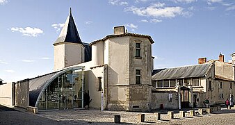 Saint-Martin-de-Ré. Le Musée Ernest Cognacq, L'Hôtel de Clerjotte et sa nouvelle aile.
