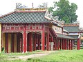 越南顺化皇城一建筑物的檐廊
