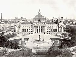 Berlin, le Palais du Reichstag vers 1900.