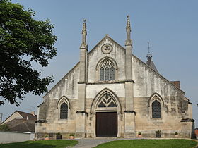 Photographie de la façade de l'église.