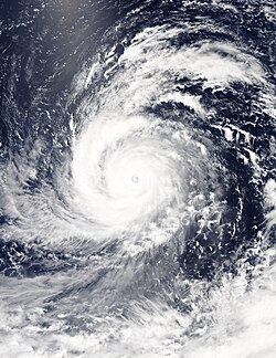 8月4日，正處最高強度的颱風蘇迪羅