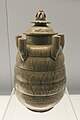 Jarre à cinq tubes, aux pétales de lotus. Grès à couverte céladon, Longquan. Vers 960-1279. Musée de Shanghai