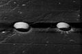月球轨道器5号拍摄的卫星坑塔伦修斯 K（右）和塔伦修斯 P（左）