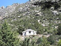 Refuge in La Pedriza that bears the name of Giner de los Ríos since its first construction in 1914.[42] Nature excursions were one of the innovative educational resources of the Institución Libre de Enseñanza.