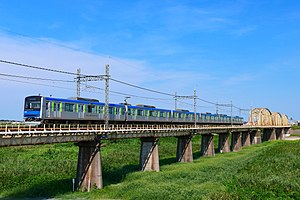 江戸川を渡る60000系電車 （2020年8月 川間駅 - 南桜井駅間）