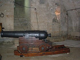 查理五世城堡內的大砲