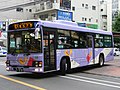 松戸駅東口バスターミナルを発車する松戸新京成バスの工業団地方面行