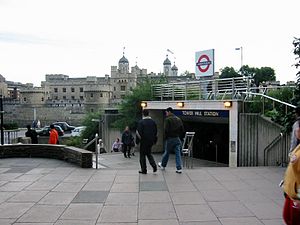 倫敦塔對面的入口