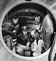 B-29后部的加压舱内部，摄于1944年6月