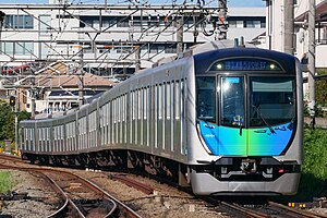 拝島ライナー（2023年10月3日 東伏見駅）