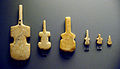 Figurines féminines en forme de violon. Cycladique ancien I, 3200-2750. Musée national archéologique d'Athènes