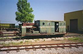 Loco-tracteur no 114 « la bête de Calvi » réformé garé aux ateliers de Casamozza.