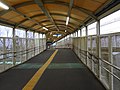 本線ホームと西改札および武庫川線ホームを繋ぐ連絡通路（1番線）